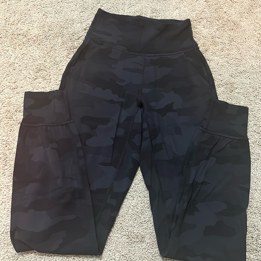 Lulu black camo joggers